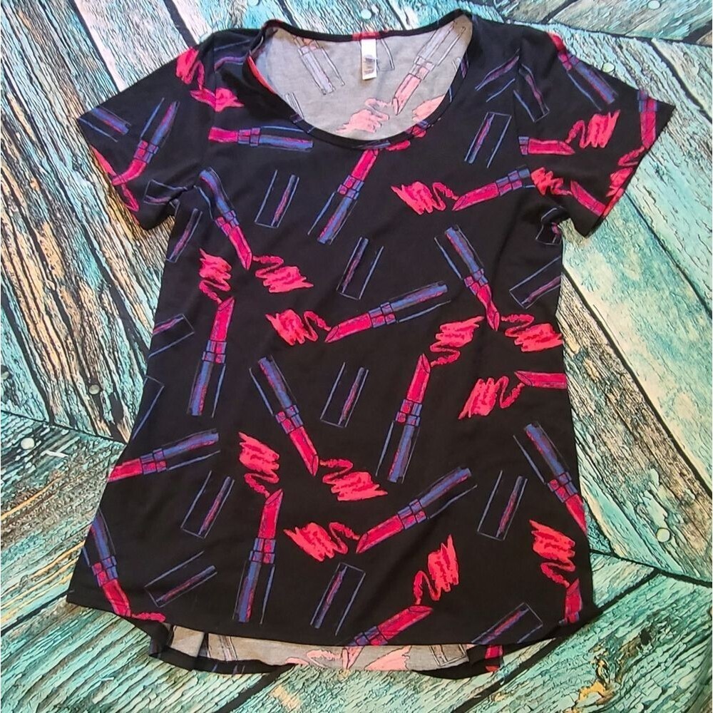 Lularoe Women's Large Pink Lipstick‎ Classic Tee Top Blouse